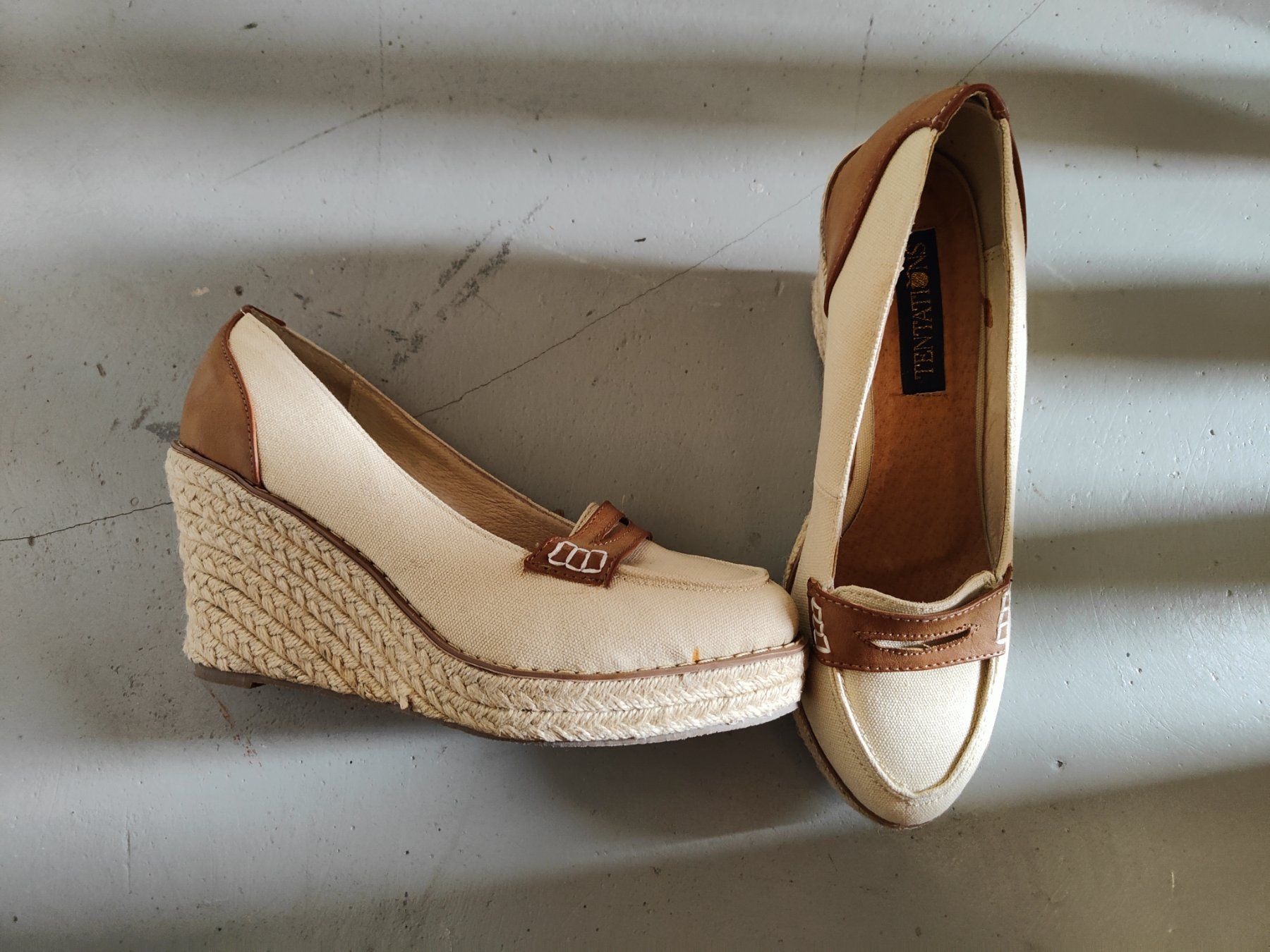 Scarpe da donna: Schöne Keilpumps Grösse 40 – Usato da Dübendorf venduto da Schniesel5 1