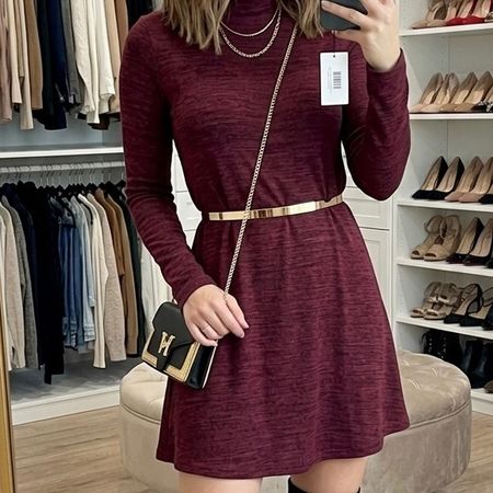 Neues, trendiges, bordeauxrotes Strickkleid, Grösse S