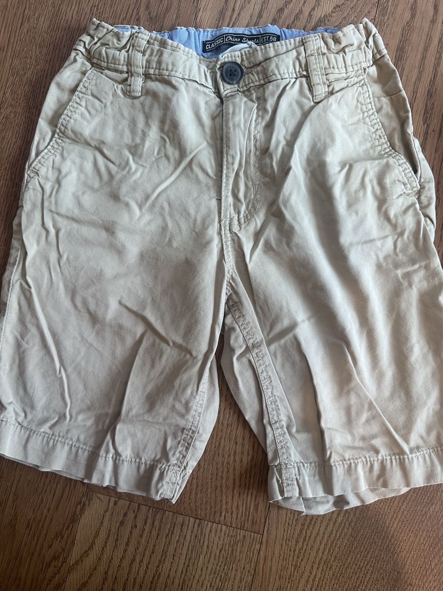 Pantaloni: Shorts Gr 134, Kleiderpacket – Usato da St. Gallen venduto da Juf1 3