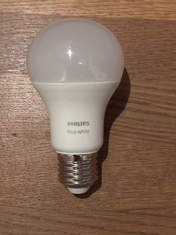 Lampes: 2 x PHILIPS HUE LED Birnen E27 White – D'occasion à Pfungen par nicky79
