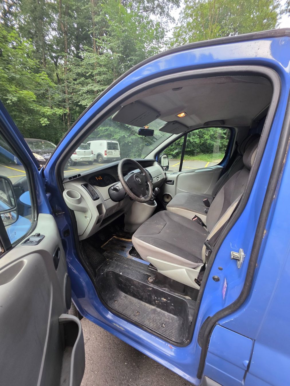 Opel Veicoli commerciali: OPEL VIVARO 2.0D - 2010 - MFK 09.2022 – Usato da Fribourg venduto da dccis.ch 1