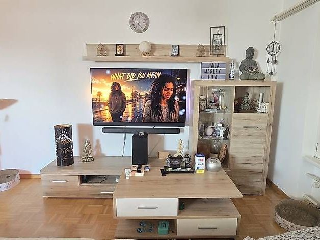 Mobili TV: Wohnwand inkl Salontisch mit 4 Schubladen – Usato da Kreuzlingen venduto da Sara.St