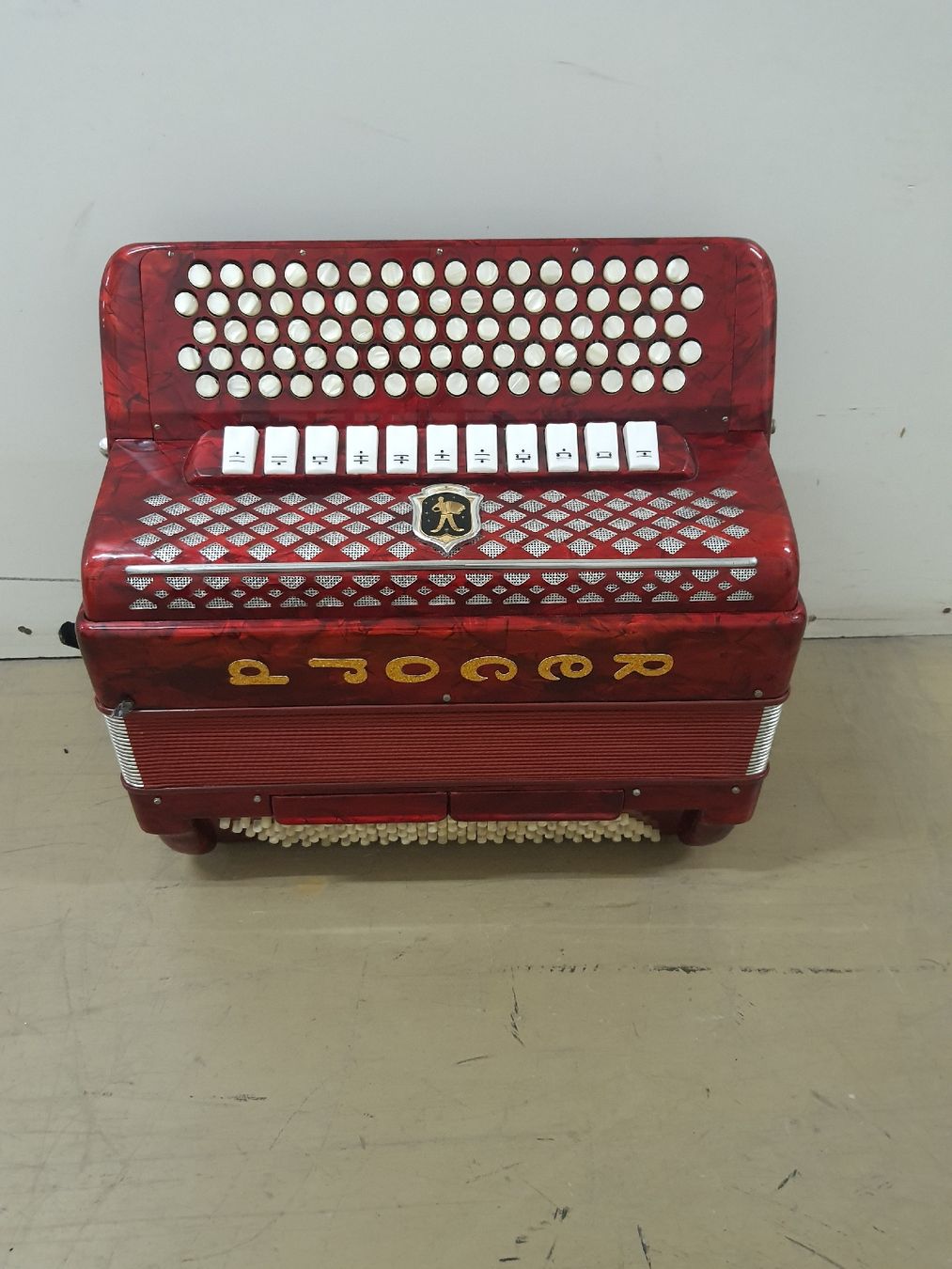 Strumenti musicali: accordéon chromatique 4 voix  – Usato da Pont-de-la-Morge venduto da Mirabelle0 4
