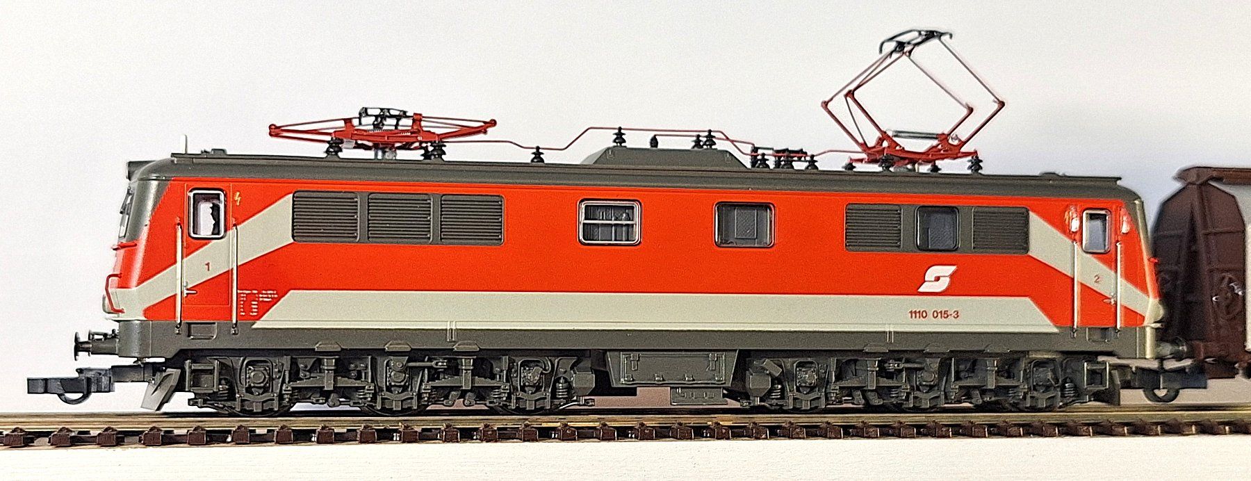 Roco Modellini di ferrovie: ÖBB 1110 mit Güterzug – Usato da Bern venduto da BahnliebhaberRe420 2