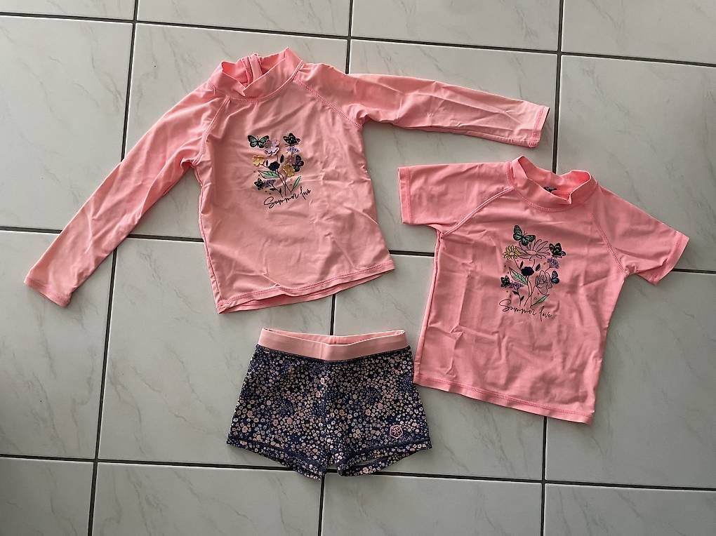 Badekleider & Bikinis: Badekleider, UV Set, Oberteile und Hose Grösse 104 – Neu (gemäss Beschreibung) aus Siebnen von Miou1