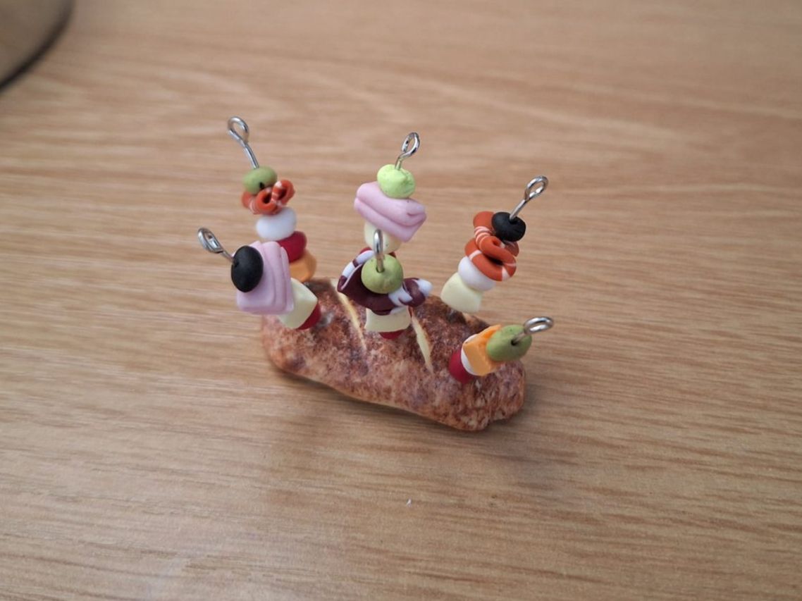 Maisons & Meubles de poupées: Retro Partyspiesschen Brot Handgemacht – Neuf (Voir description) à Zürich par HandmadeTinyFood 2