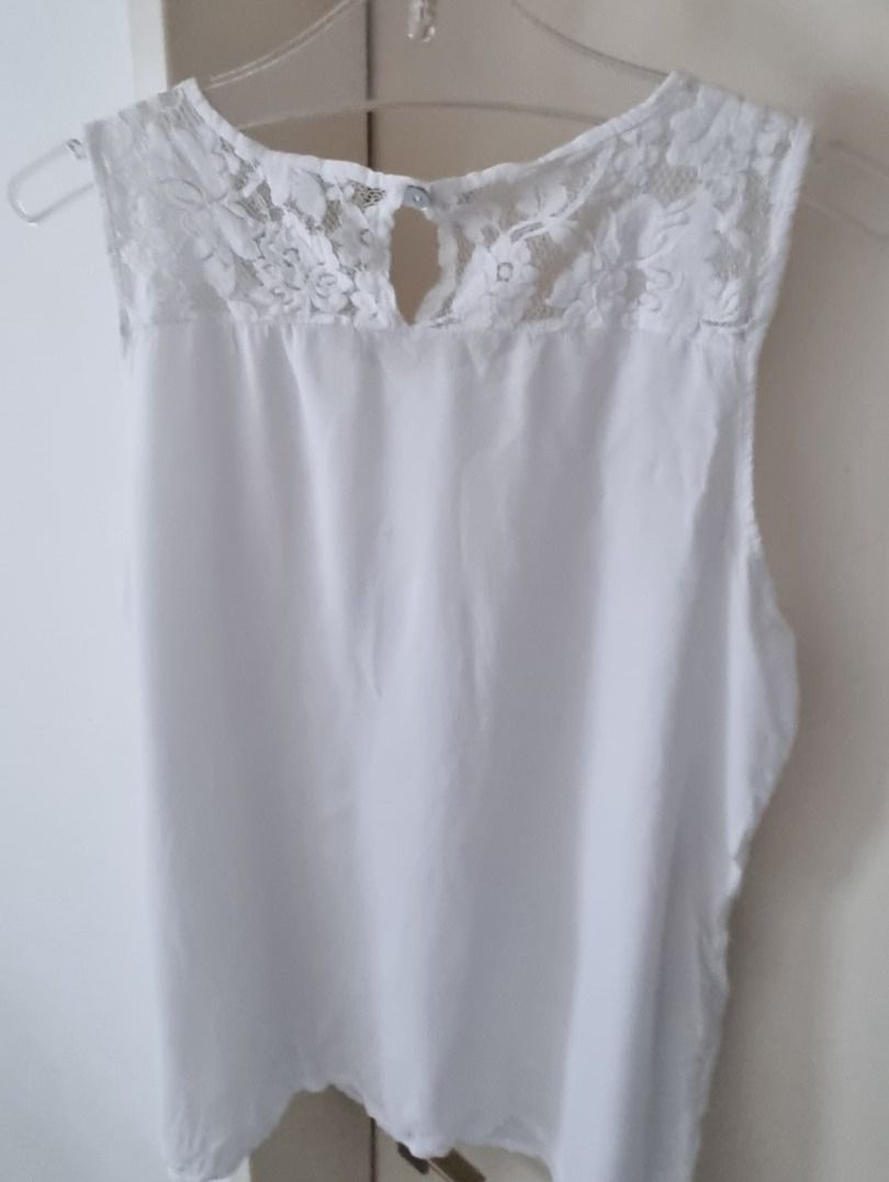 Blusen: Bluse, Top mit Spitzenbesatz  neu Gr. S – Neu und originalverpackt aus geroldswil von Gumball1 1