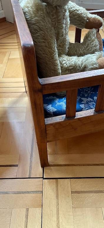 Spielzeuge: Antikes Holzbett für Puppen oder Teddies – Gebraucht aus Bütschwil von Biberli59 1