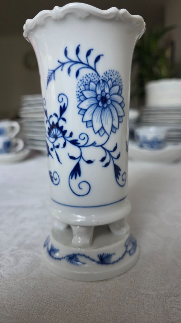 Vasen & Gefässe: Meissen Zwiebelmuster Vase – Gebraucht aus Wittenbach von rose_rosi