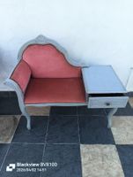 Antike Chaiselongue mit Tischchen, Vintage Stilmöbel