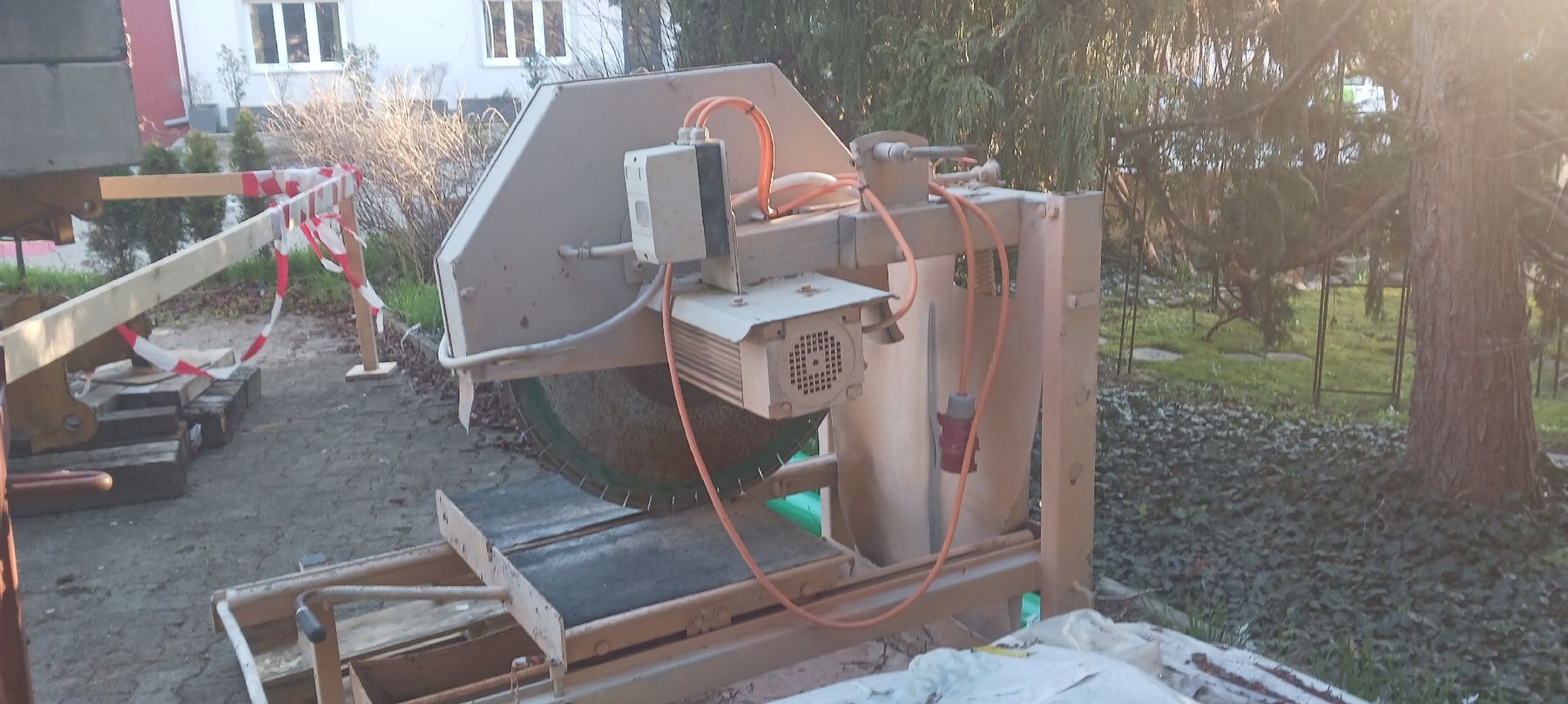 Tutte le macchine: Steinsäge – Usato da Thalheim AG venduto da Spez-bau