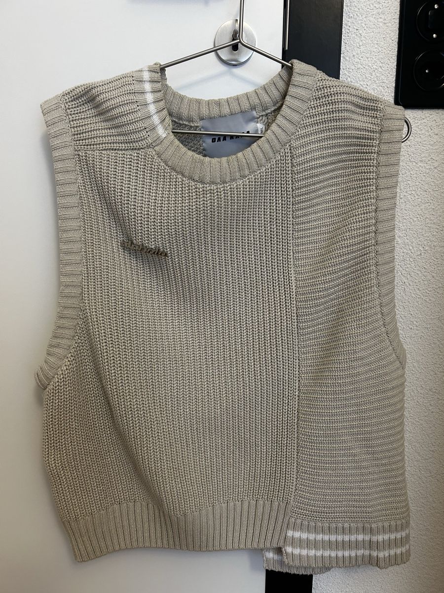 Maglioni & Felpe: OLA KALA - Knit Vest Beige – Usato da Dübendorf venduto da jonasbruellmann