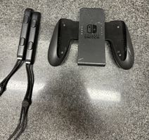 Nintendo Switch Zubehör-Set: Joy-Con Halterung & Griffe