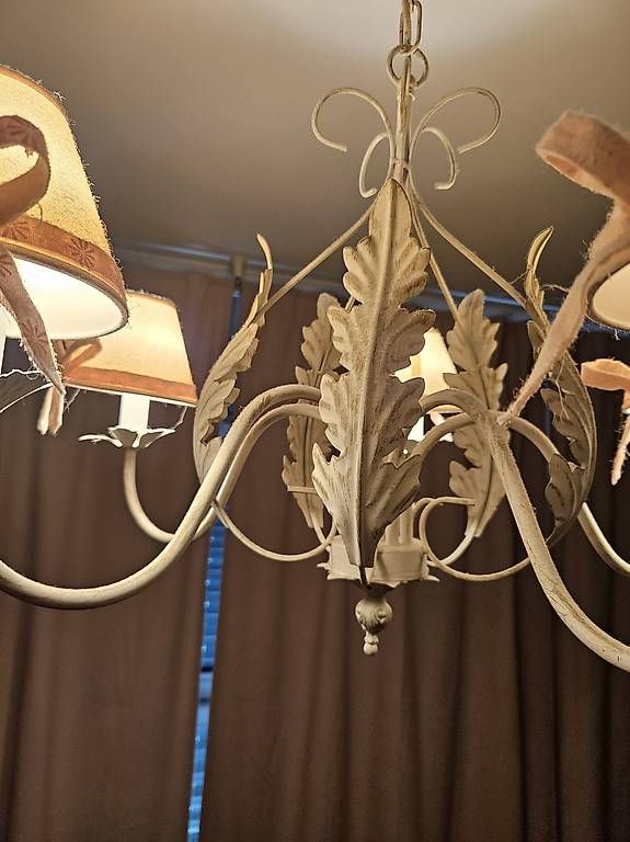 Lampade: A vendre plusieures Lampes  – Usato da Collombey venduto da rubrub