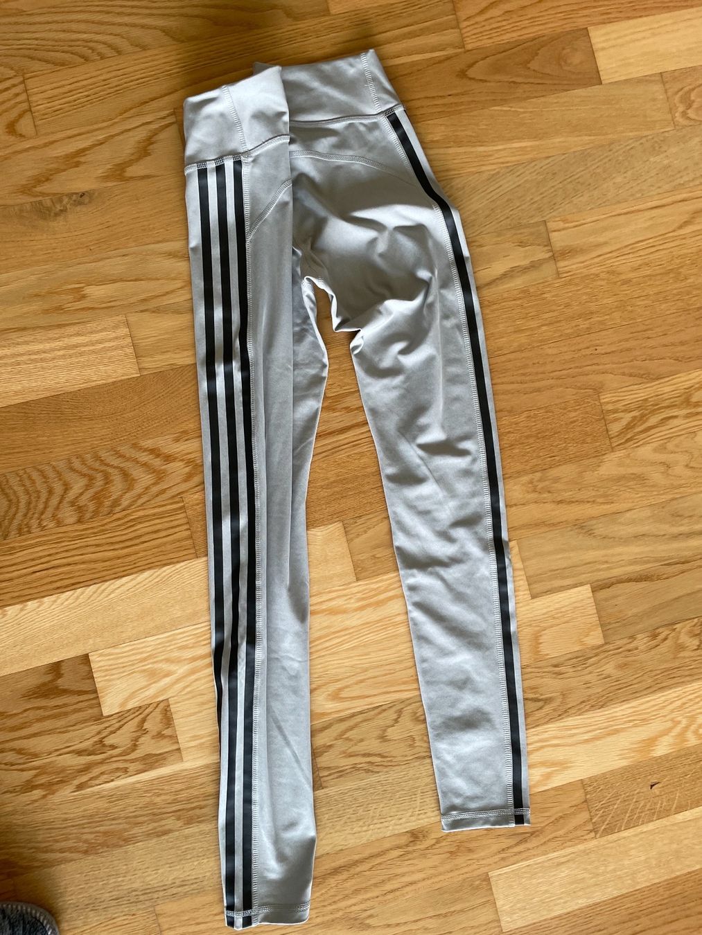 Adidas Leggings: Leggins Adidas – Usato da Richterswil venduto da IrynaL 2