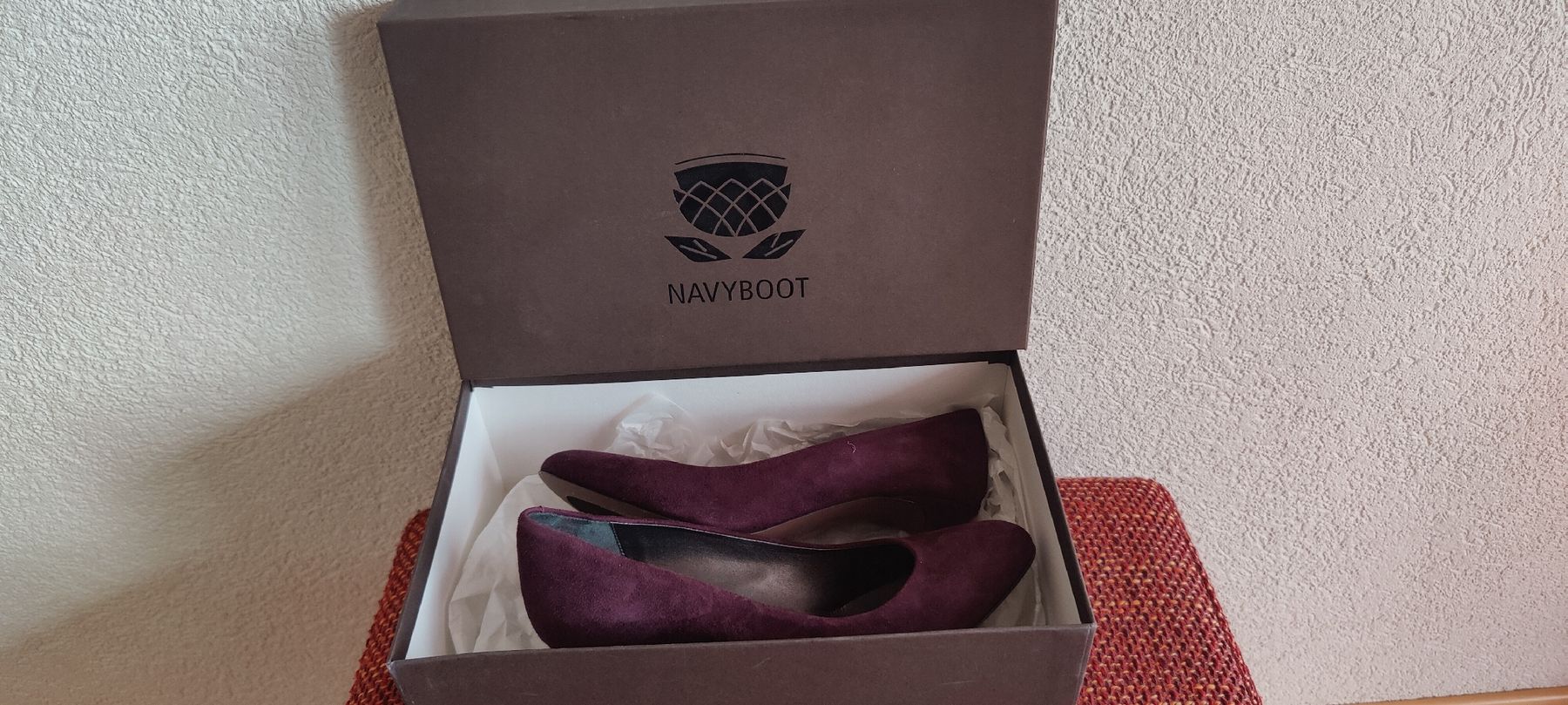 Navyboot Scarpe da donna: Navyboot Pumps Wildleder Bordeaux Grösse 36 – Usato da Bern venduto da Aliloli