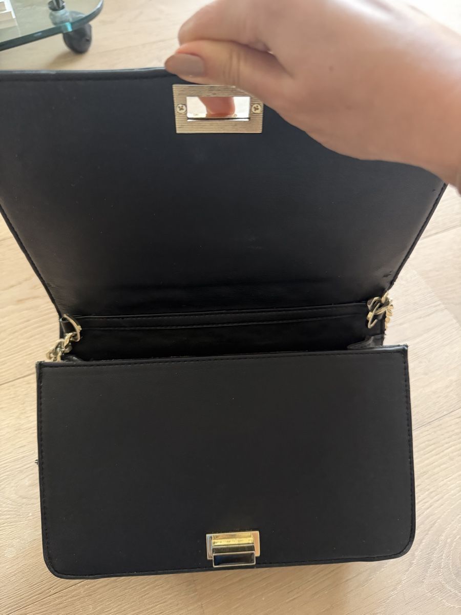 Guess Taschen: Black Guess Bag AUTHENTIC – Gebraucht aus Horgen von ali_9w9p 2