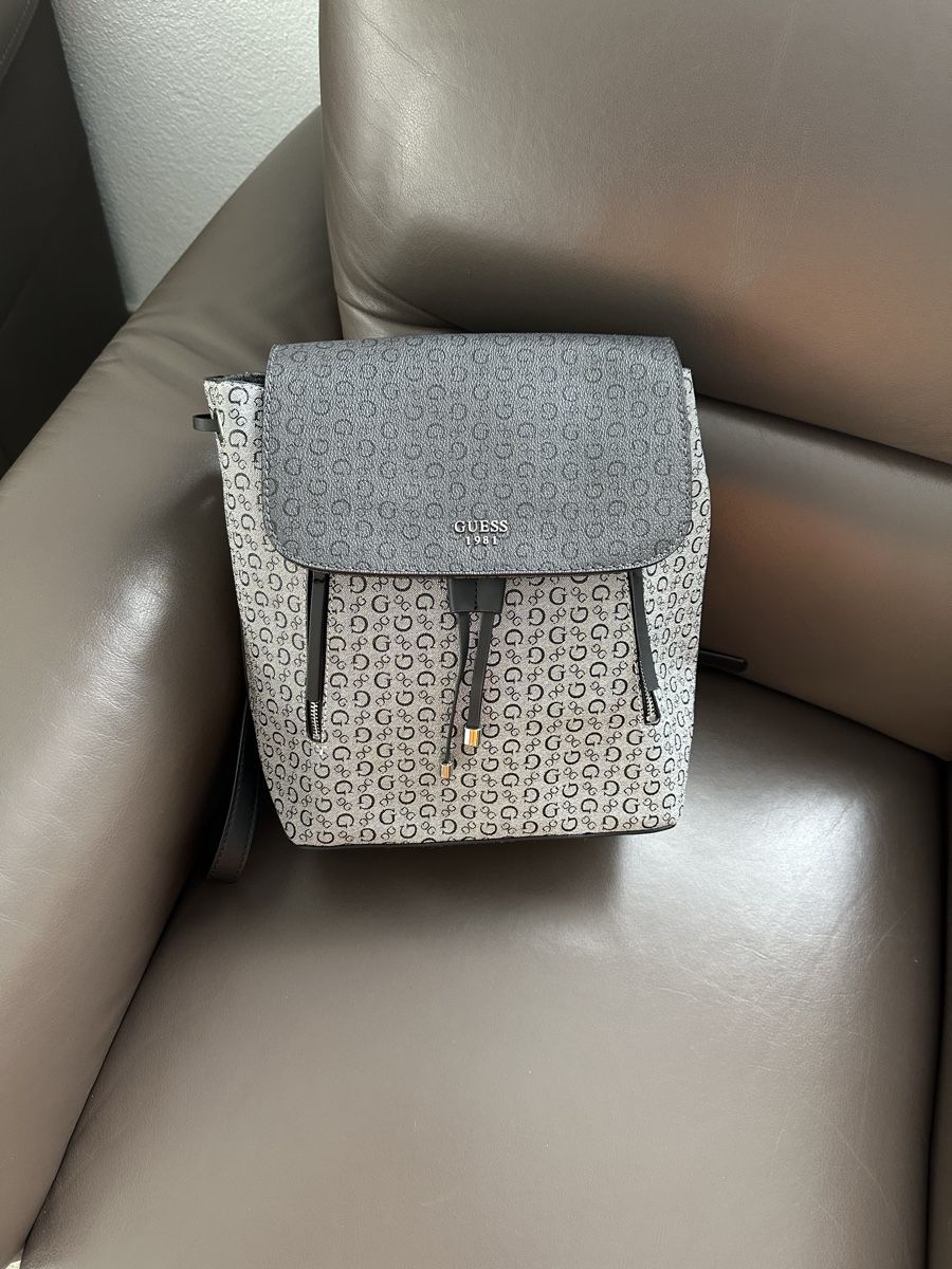 Guess Rucksäcke: Guess Rucksack Neu – Neu (gemäss Beschreibung) aus Horw von slavi77