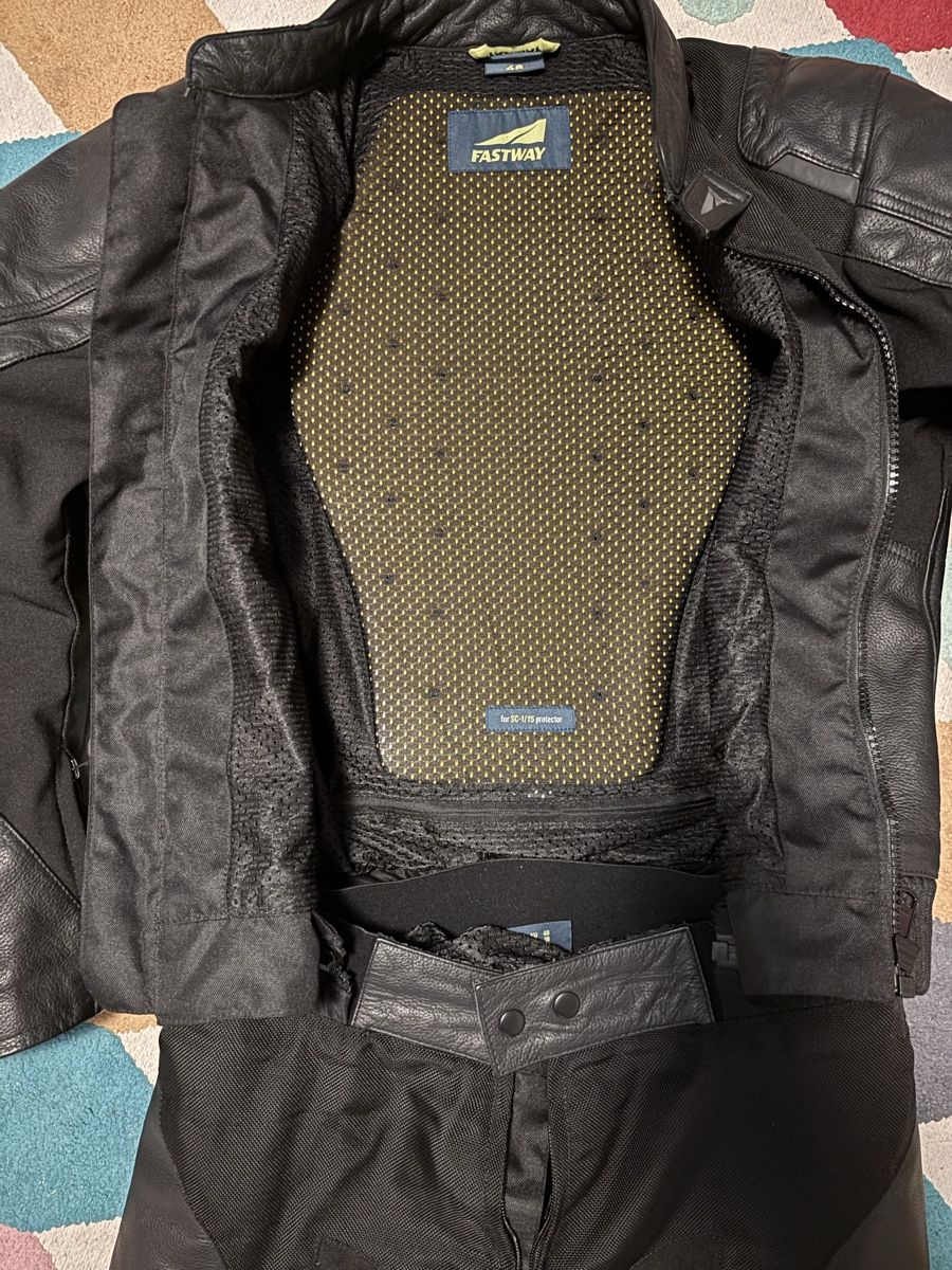 Kleiderpakete: T-2201 Leder-/Textilkombi Fastway – Gebraucht aus Winkel von Fetka 5