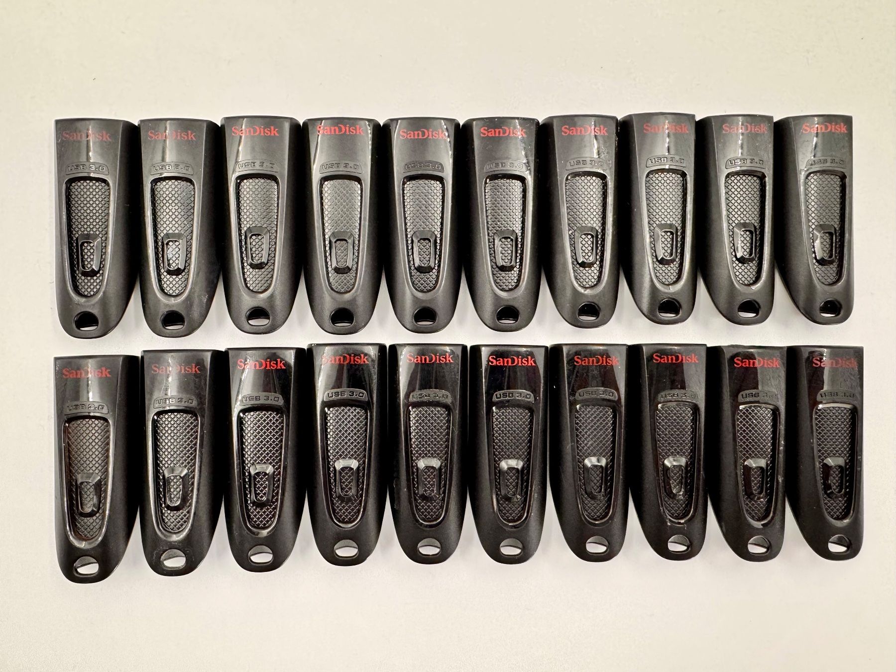 Sandisk Chiavette USB: 20x SanDisk 16GB USB 3.0 Sticks – Usato da Hermetschwil-Staffeln venduto da Mobile2013