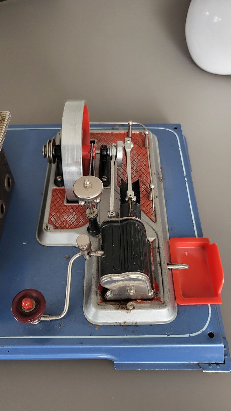 Wilesco Modellbausätze & Standmodelle: Machine à vapeur Wilesco – Gebraucht aus Corgémont von  3