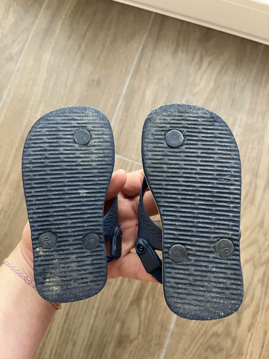 Havaianas Schuhe für Jungen: Havaianas bébé Bleu Marine Pointure 20 – Gebraucht aus Hauterive NE von Lipal 1