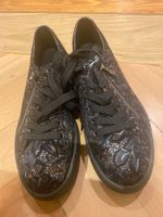 Schwarzrotblau gemusterte RIEKER Antistress Schuhe Gr. 39