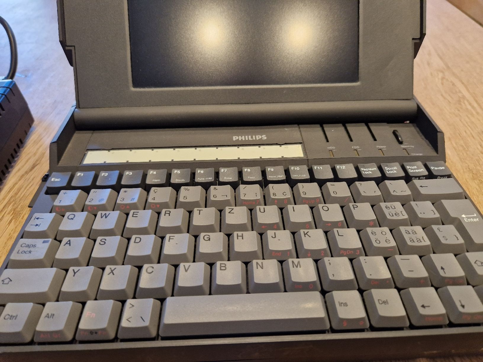 Philips PCs: Antiker Computer, Phillips pcl304/00 – Gebraucht aus Basel von  1