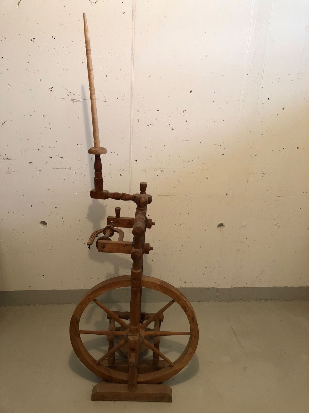 Ruote per filare: Spinnrad antik – Usato da Fehraltorf venduto da moopli 4