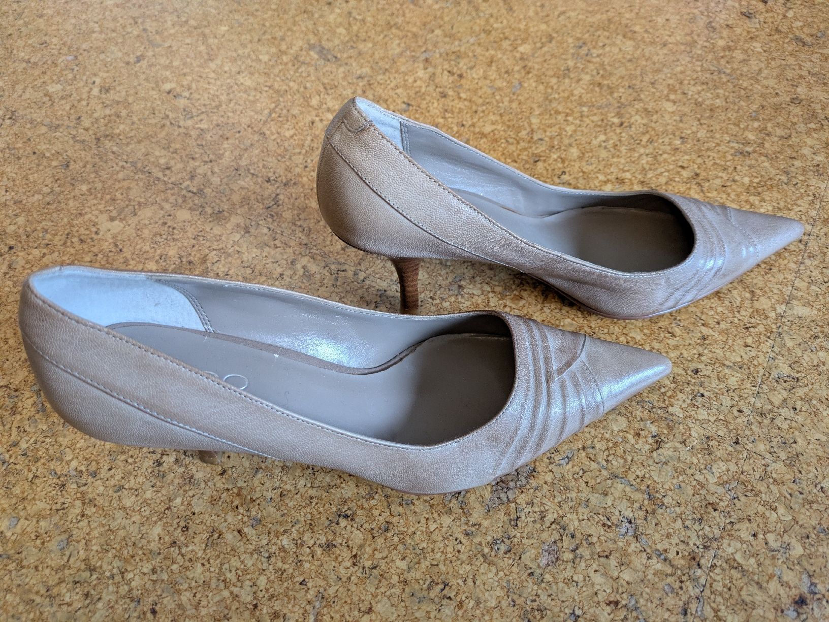 Aldo Scarpe da donna: ALDO Beige Heels, Size 38, Pointed Toe - Chic Style! – Usato da Adliswil venduto da aborzych 1
