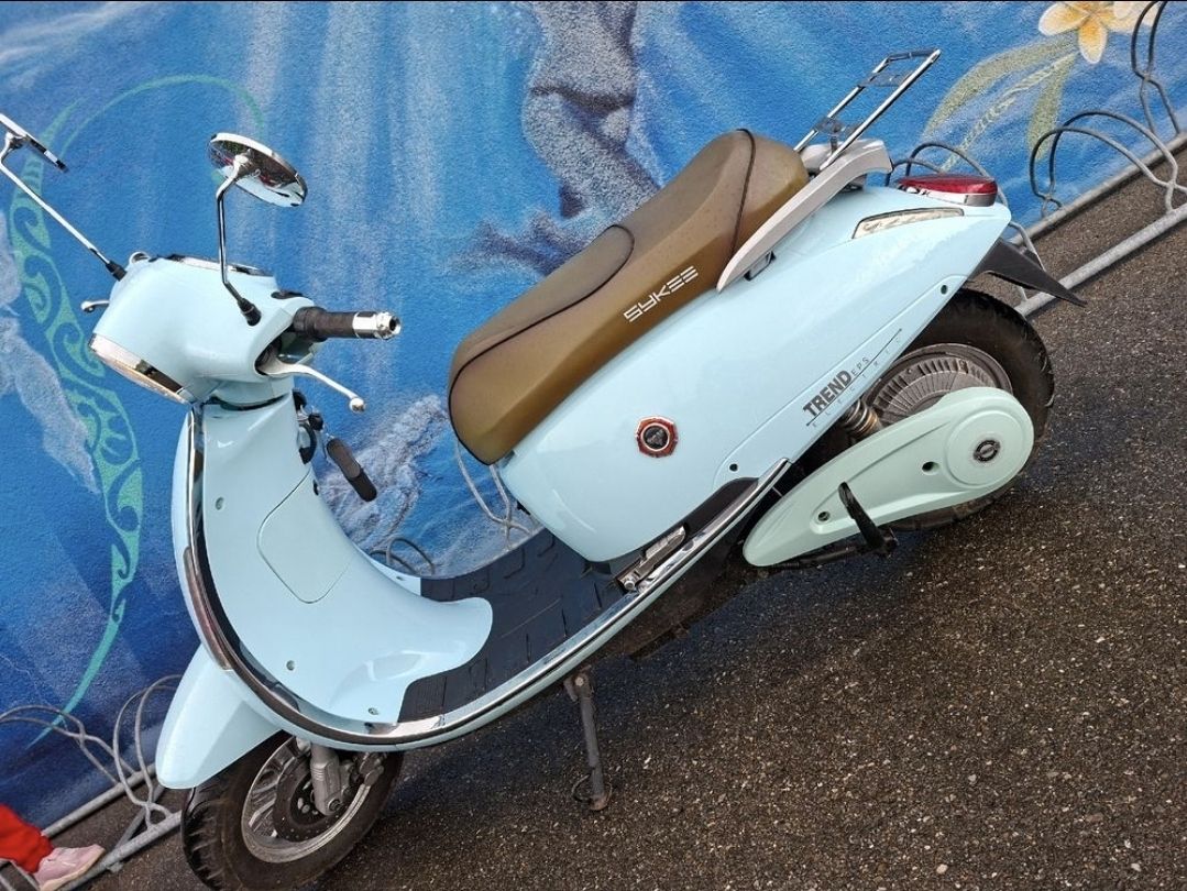 Scooter: Elektroroller Sykee Trend hellblau Neu – Nuovo e nell'imballaggio originale da Ostermundigen venduto da Ismett 2