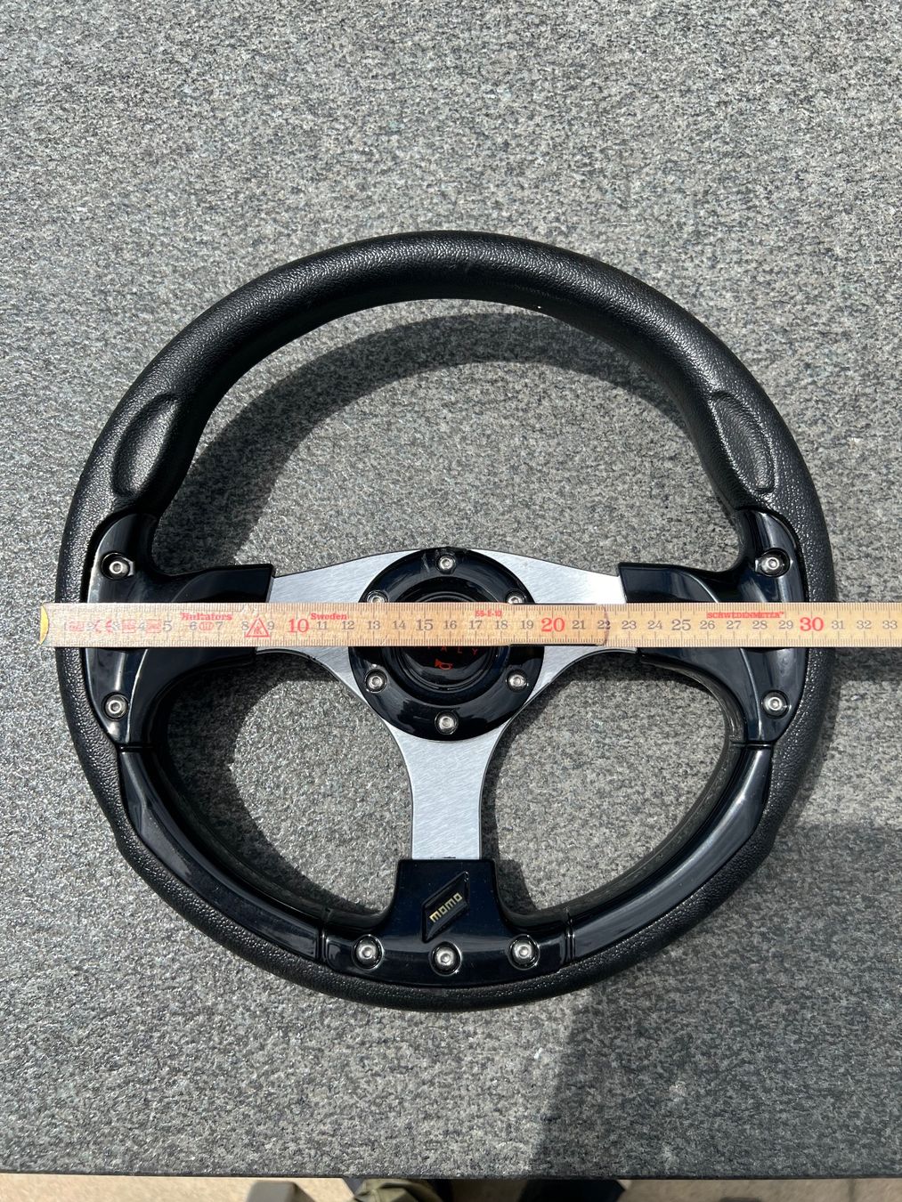Tutti pezzi di ricambio auto: Lenkrad / Momo – Usato da aarwangen venduto da Butzi99 4