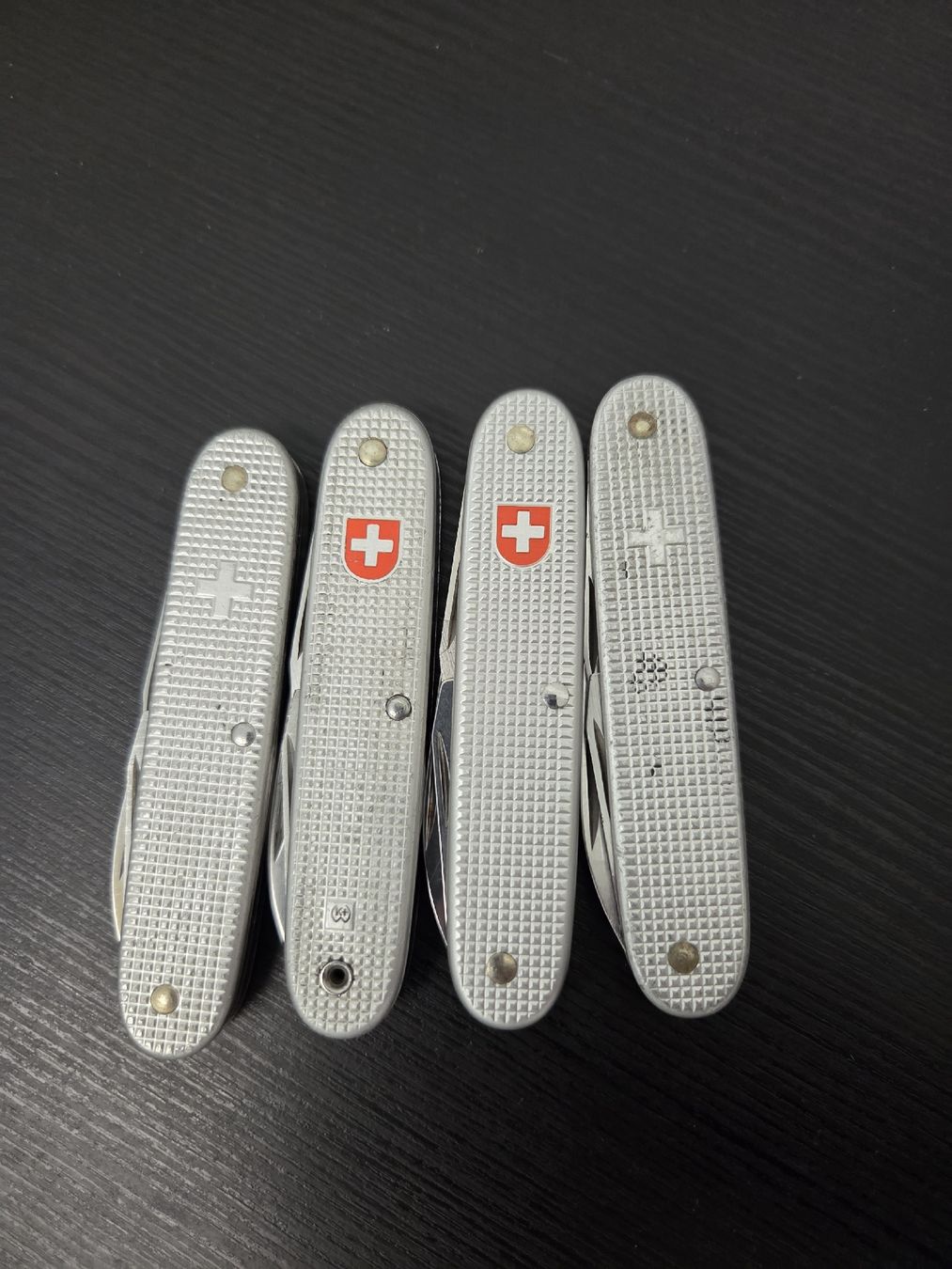 Victorinox Coltelli tascabile: 4x Militärsackmesser Alox – Usato da Dietikon venduto da Allegra34 4