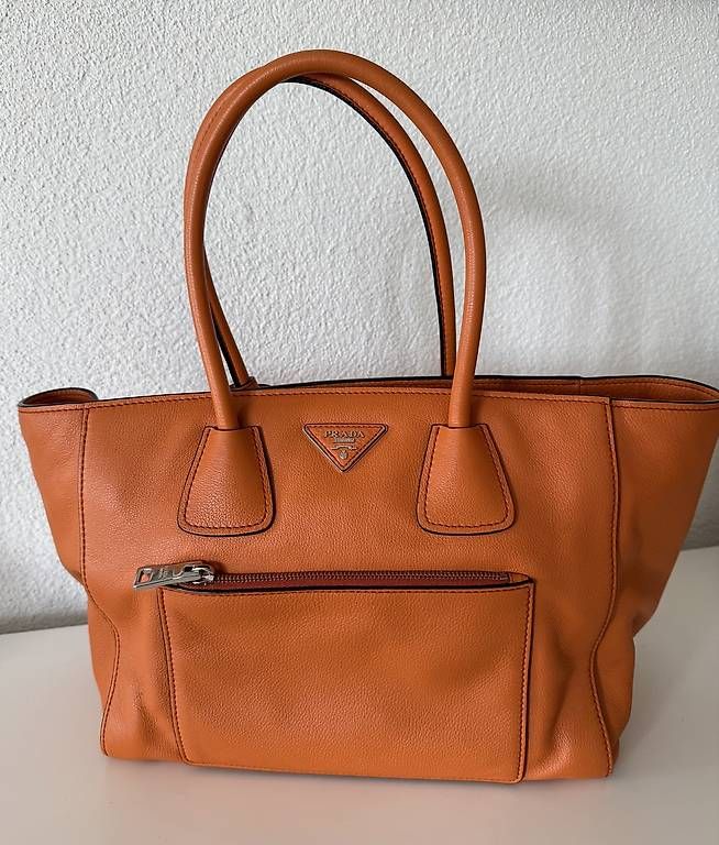Prada Sacs femmes: PRADA Original Damenhandtasche – D'occasion à Zuzwil SG par Boho-Style