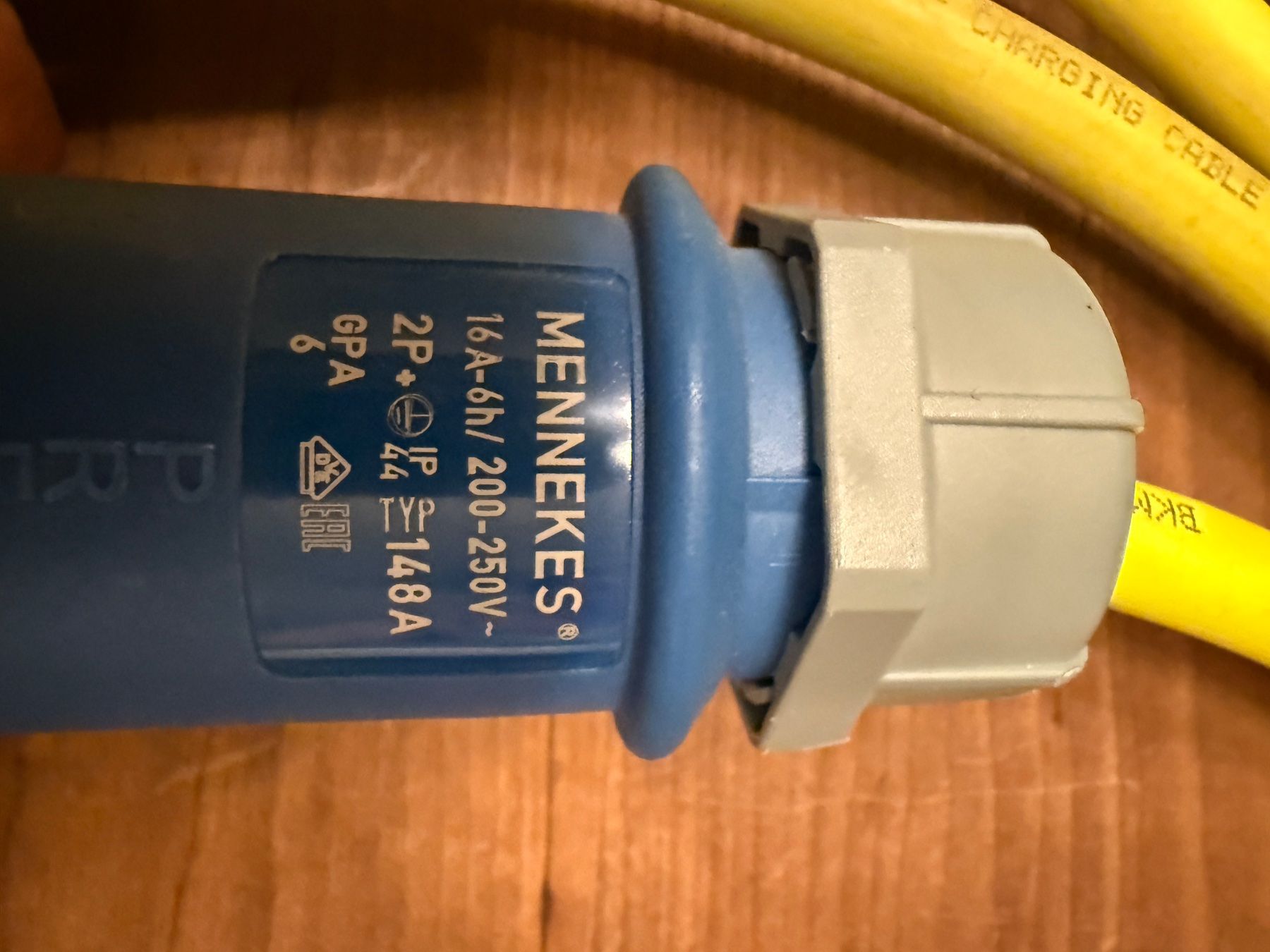 Mennekes Caricabatterie: Ladekabel MENNEKES Typ 2 16A 250V E-Auto Ladestation – Usato da Winterthur venduto da Seister 3