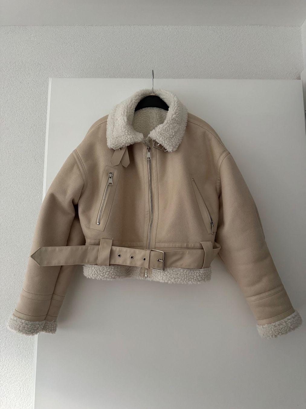 Giacche: Beige teddyjacket – Usato da Sierre venduto da jen_w8vt