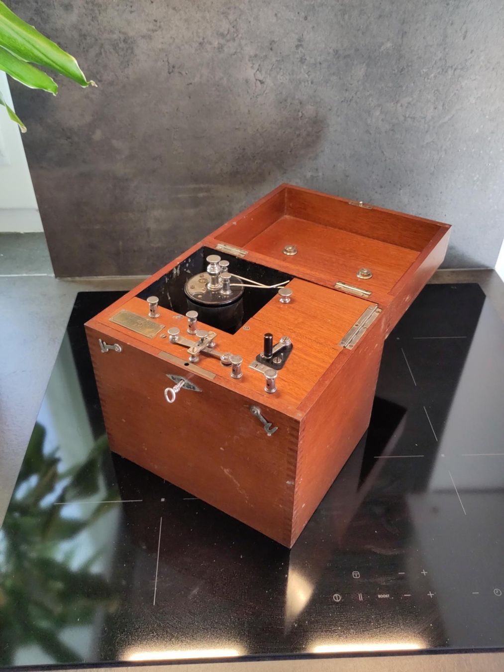 Alle Werkzeuge: Apparecchio Elettromedicale Vintage – E. Balzarini Milano – Gebraucht aus Capolago von Bomberz 1