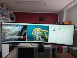 49" ASUS XG49VQ Curved Monitor mit Tischhalterung