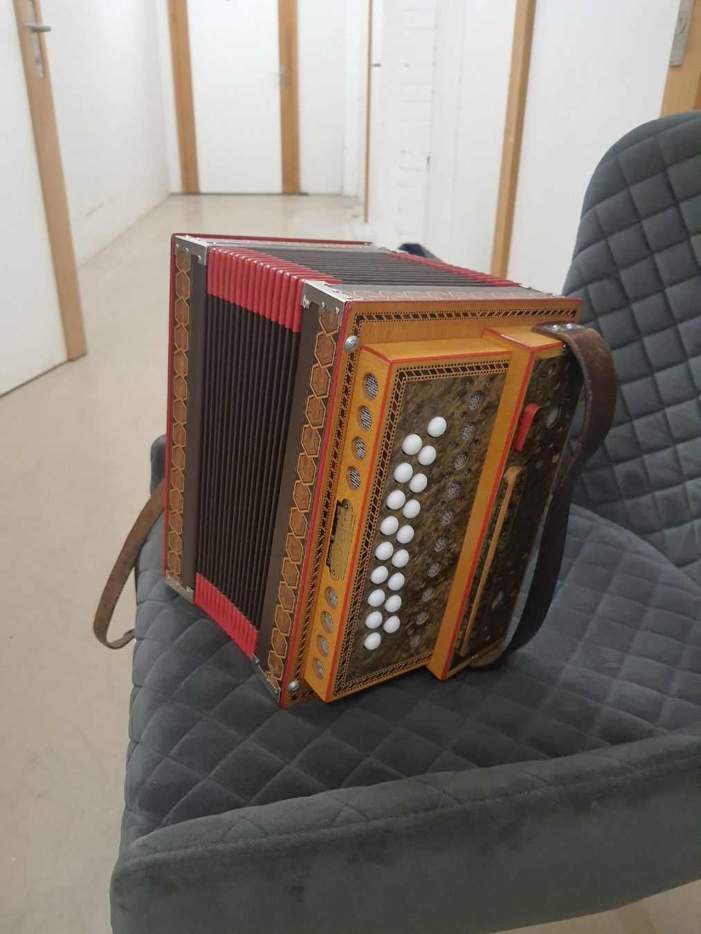 Eichhorn Strumenti musicali: Eichhorn orgeli ton B  – Usato da Pont-de-la-Morge venduto da Mirabelle0 7