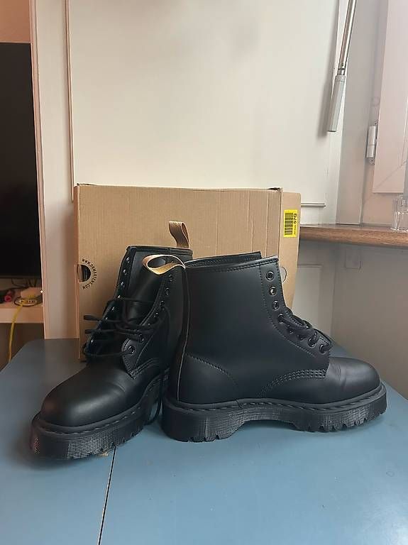 Scarpe da uomo: Dr. Martens Gr. 42 – Usato da Luzern venduto da gianschweizer 2