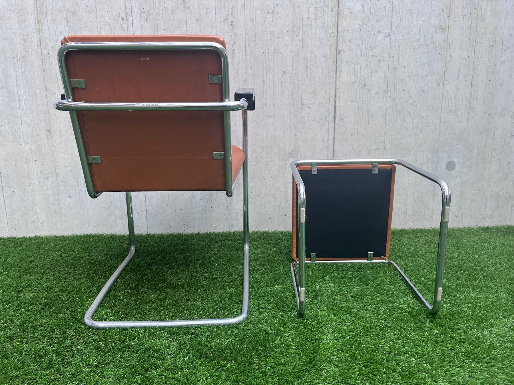 Embru Poltrone: Freischwinger Sessel + Hocker von Embru – Usato da Küsnacht ZH venduto da Quiti 5
