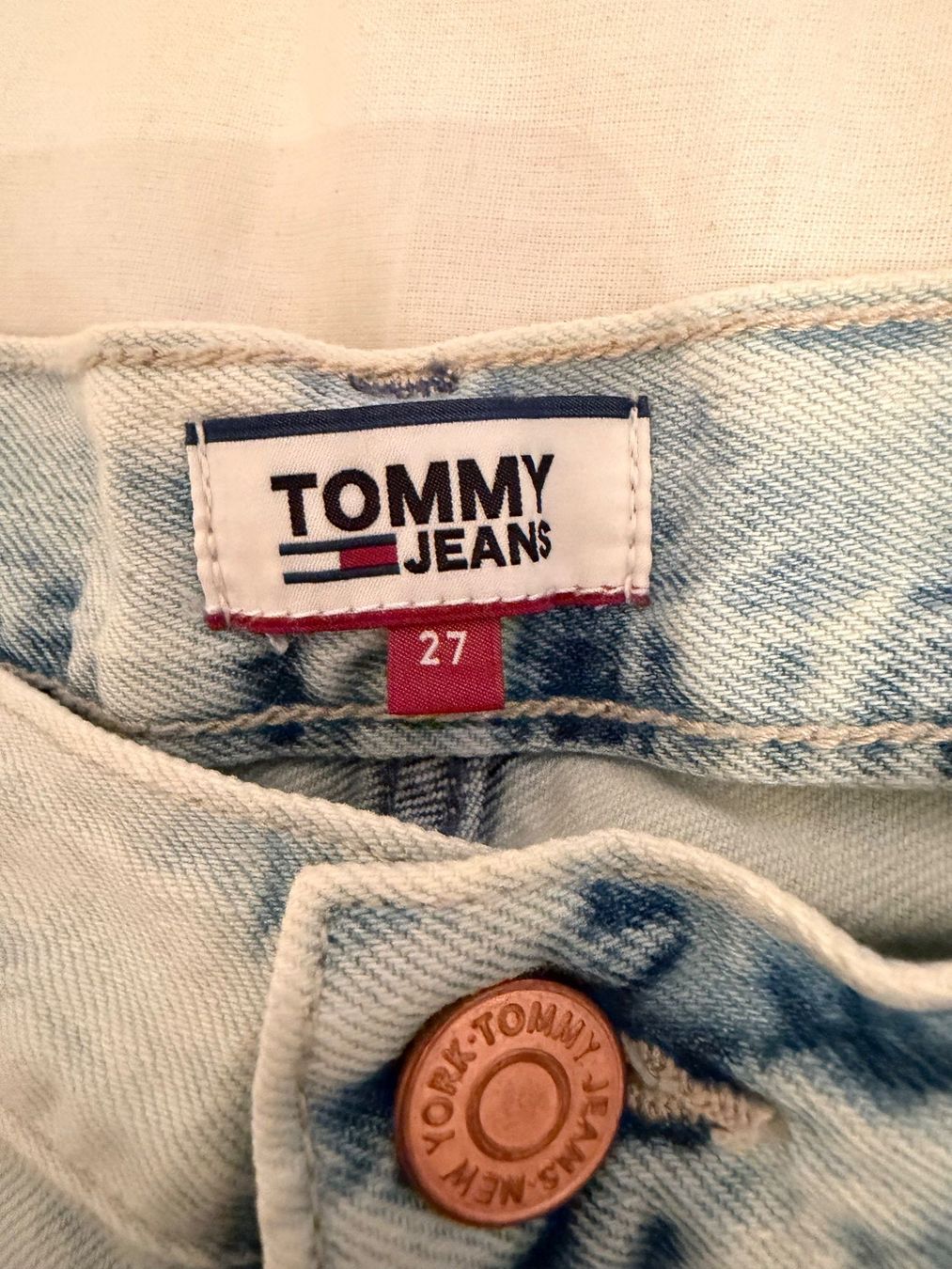 Tommy Hilfiger Jeans: Tommy Jeans Shorts – Usato da Eschenbach LU venduto da Tatzi1 2