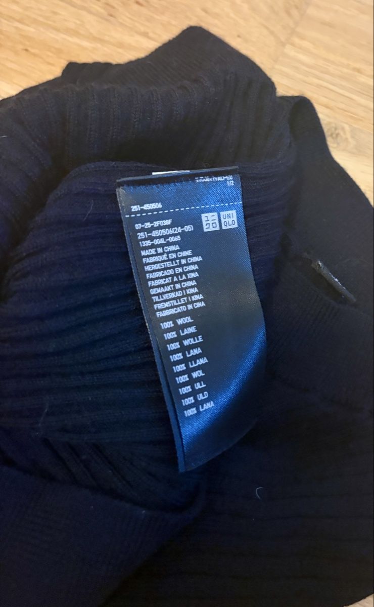Uniqlo T-shirt: Shirt by uniqlo  – Usato da Zürich venduto da stemiche 2