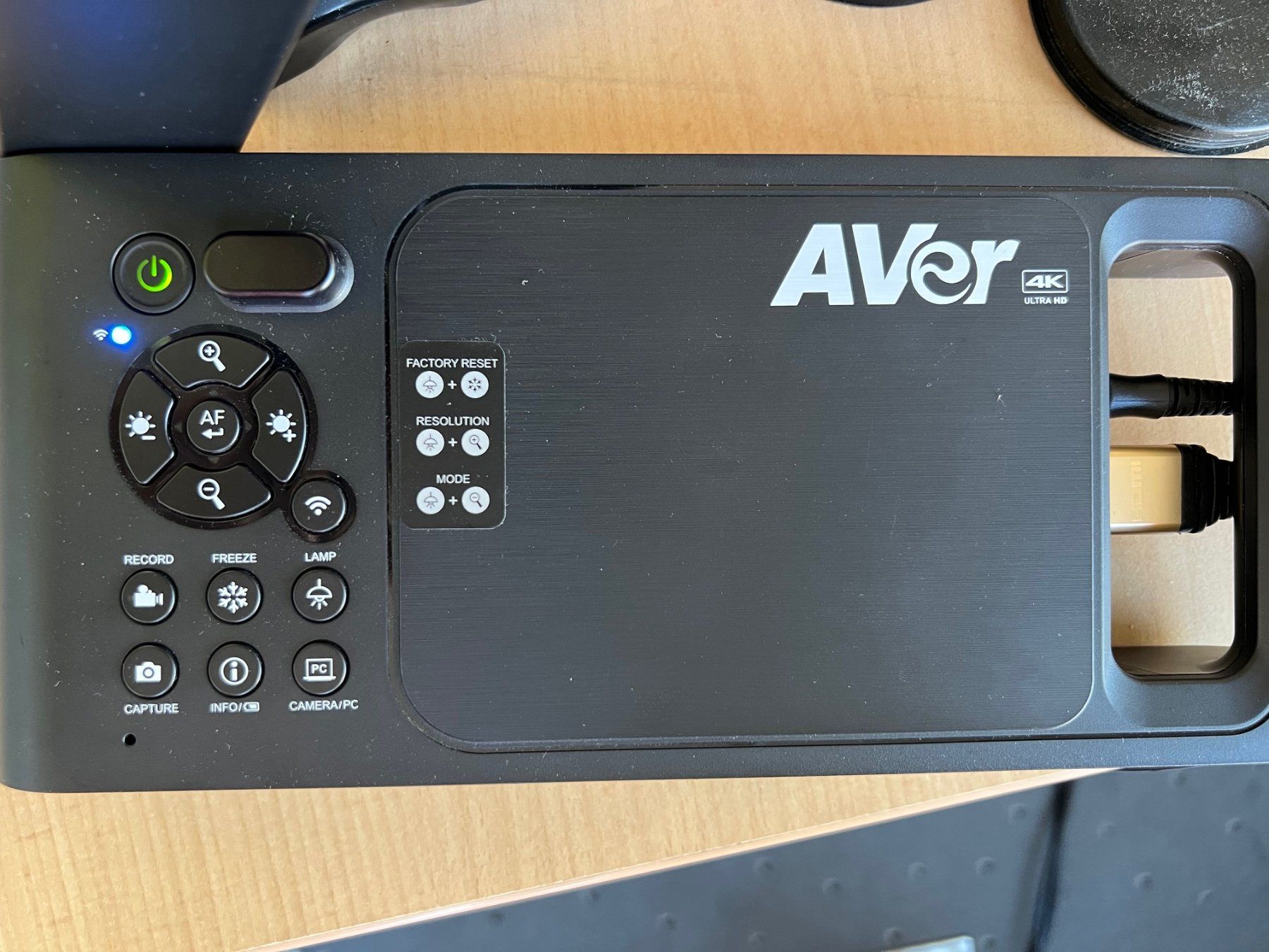 Vidéoprojecteurs: Visualizer, AVerVision M70W Document Camera – D'occasion à Dietikon par Wildtransporte 1