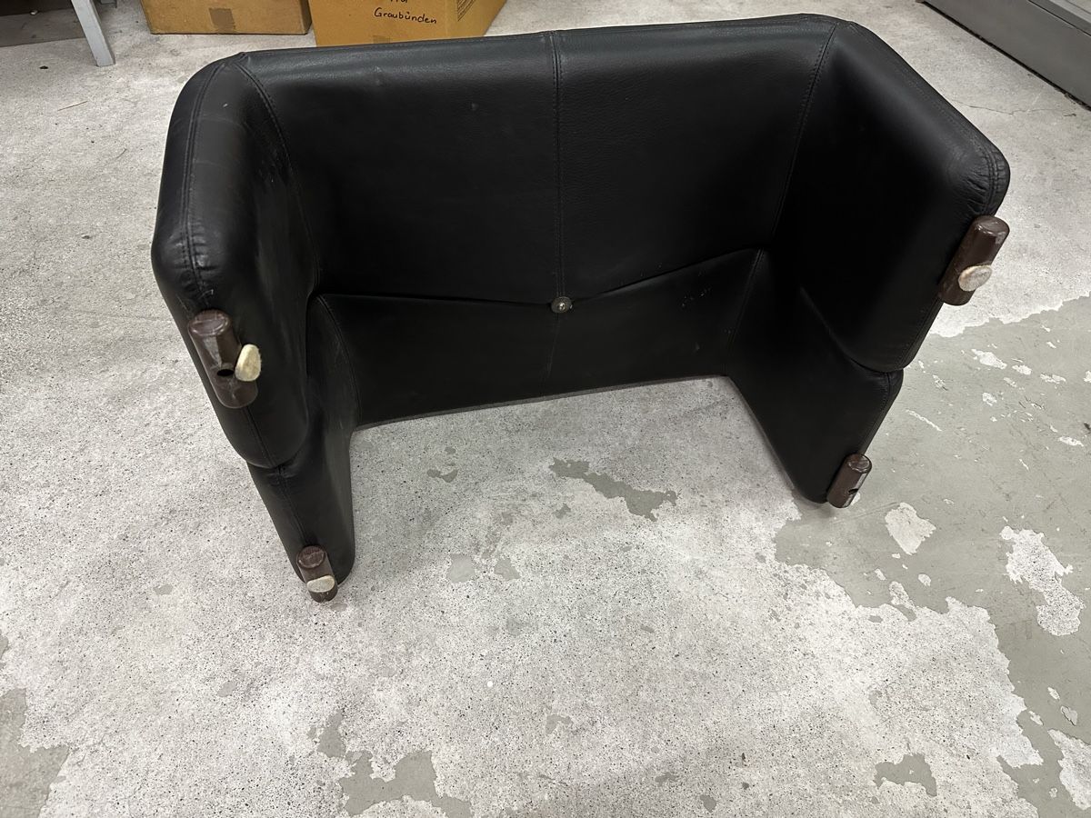 B&B Italia Poltrone: Ledersessel / Fauteuil schwarz – Usato da Chur venduto da Sim7000 3