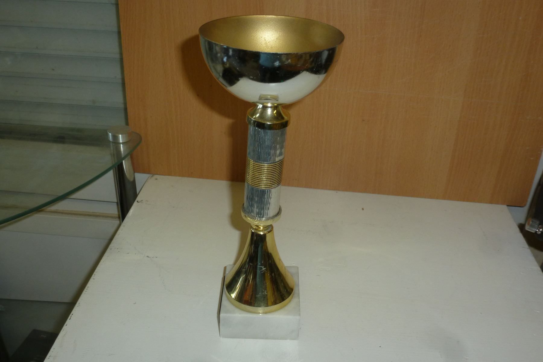 Skulpturen & Statuen: Trophäe – Gebraucht aus Emmen von newdeal1970 1
