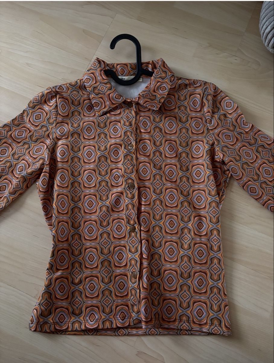 Pull&Bear Top: Pull&Bear Retro Patterned Blouse, Size S - Chic Now! – Nuovo (secondo la descrizione) da Büren an der Aare venduto da zoe_bx5b