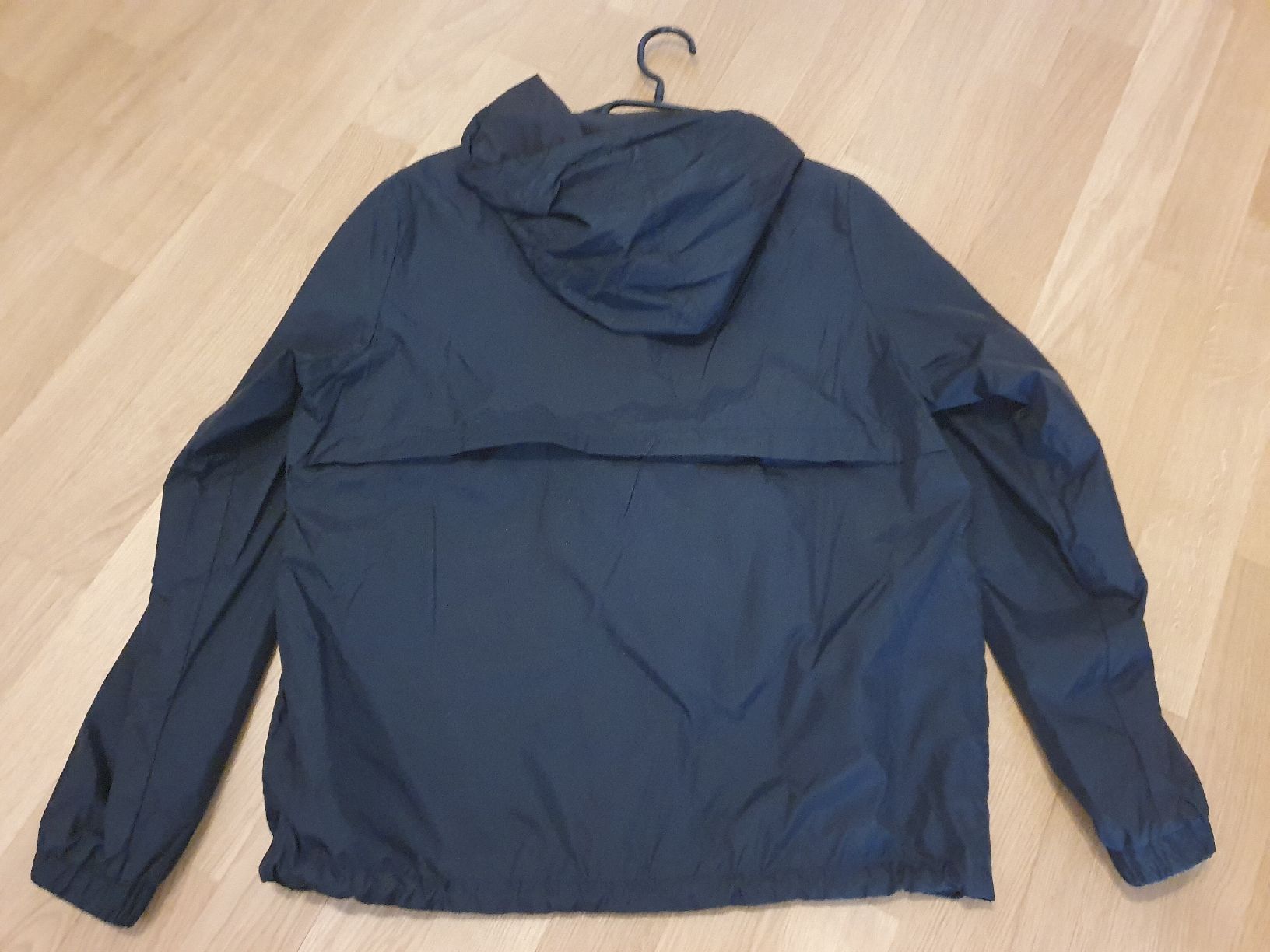 Calvin Klein Giacche: Leichte Regenjacke von Calvin Klein – Nuovo (secondo la descrizione) da Wettingen venduto da __Dom__ 7