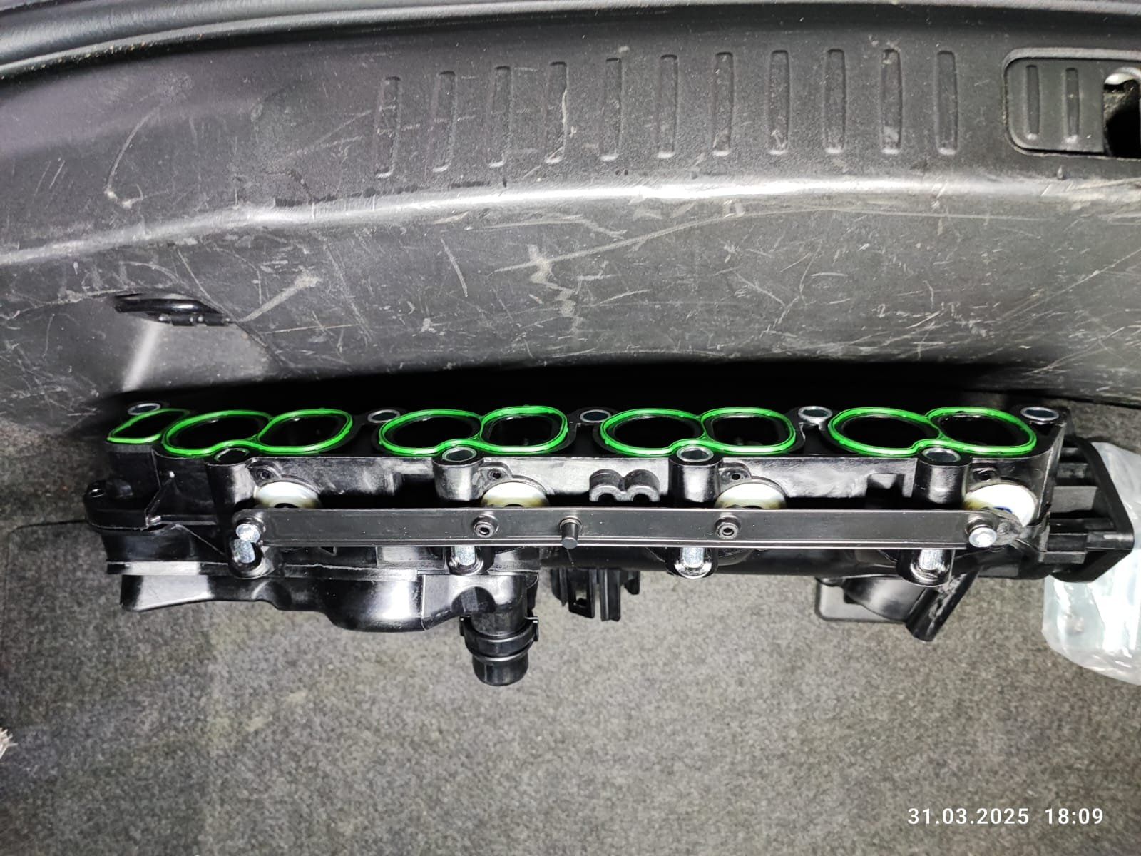 Toutes les pièces auto: Ansaugkrümmer – Neuf avec emballage d'origine à Zürich par Seyhan76 1