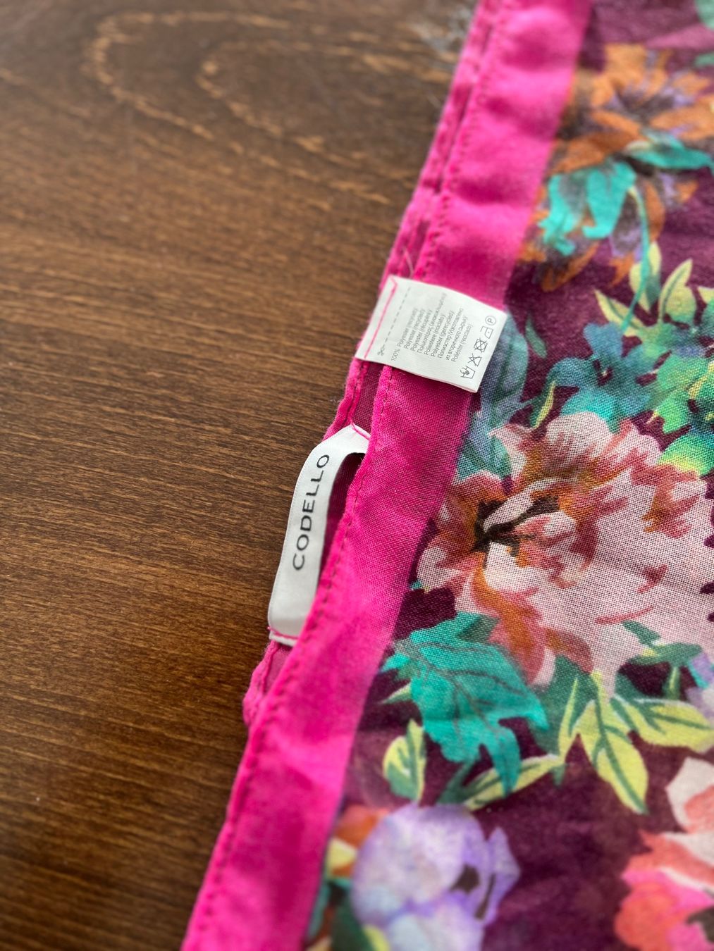 Codello Foulard & Sciarpe: Codello Schlauchschal Blumendesign, neuwertig – Usato da Ebmatingen venduto da Mistelu 2
